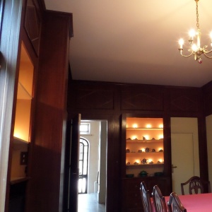 Plafond mat et conservation des corniches