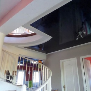 plafond laqué dans une entrée - plafond laqué dans une entrée