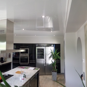 CUISINE PLAFOND LAQUE