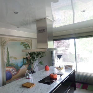 CUISINE PLAFOND LAQUE - un vrai produit de décoration